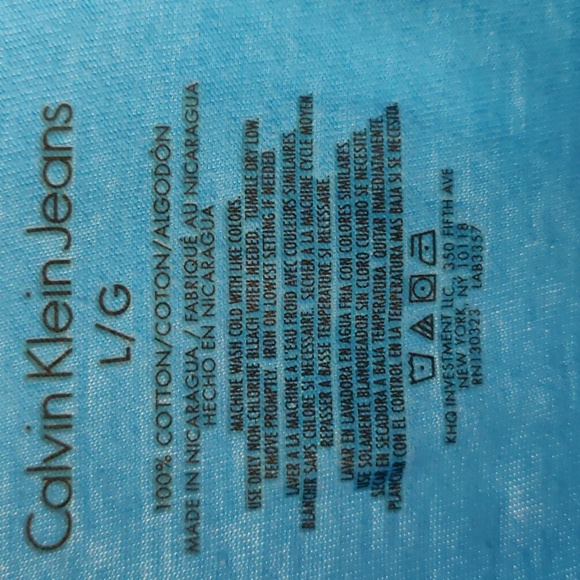 Calvin Klein T Shirt - Picture 3 of 4